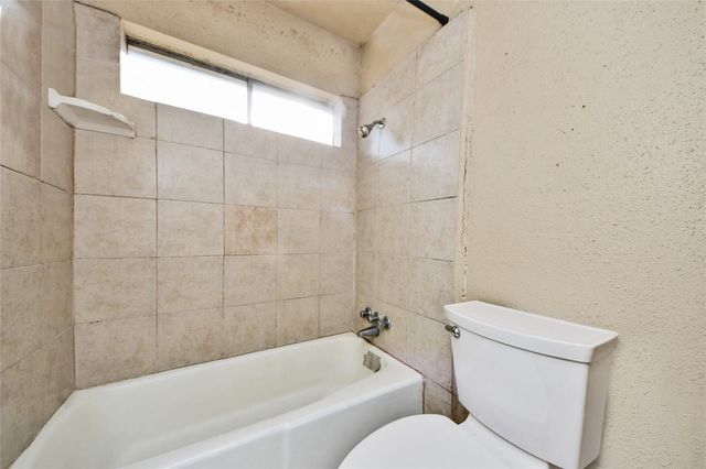 12026 Sela Ln, Houston, TX 77072