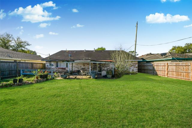 12026 Sela Ln, Houston, TX 77072