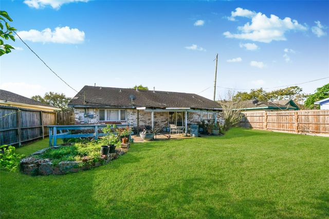 12026 Sela Ln, Houston, TX 77072