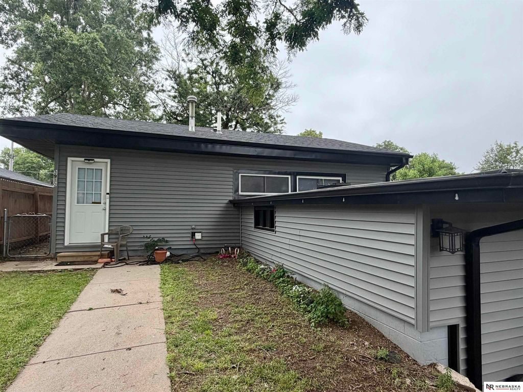 3910 Worthington Avenue, Lincoln, NE 68502