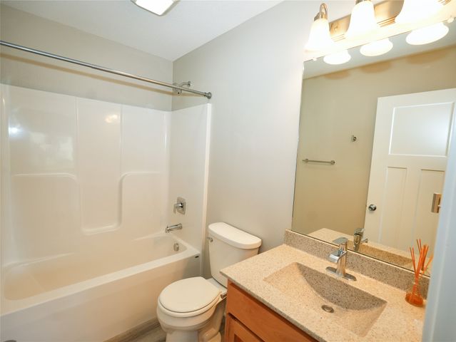 107 NW 22nd Court, Grimes, IA 50111