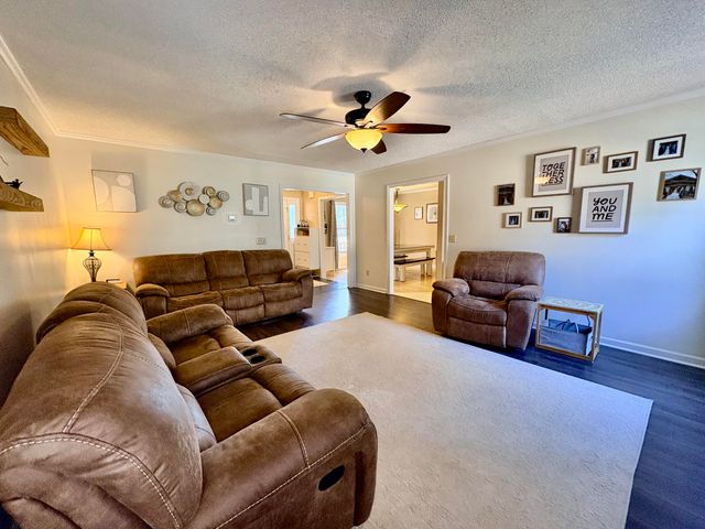 250 Dixieland Trail, Batesburg-leesville, SC 29070