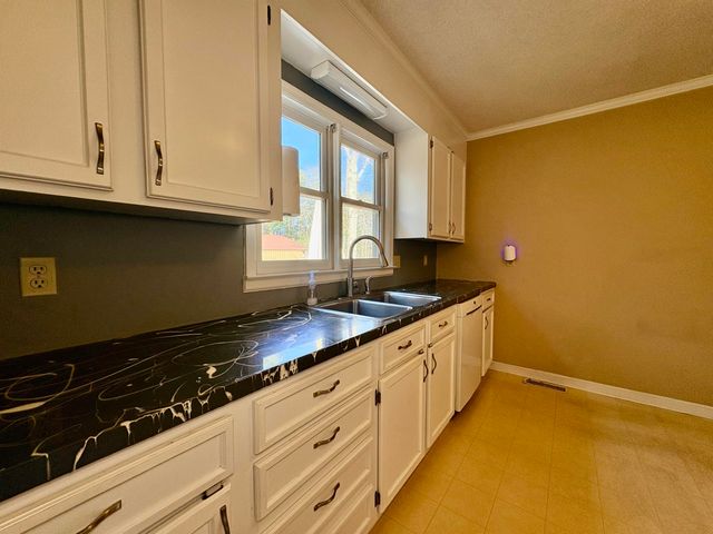 250 Dixieland Trail, Batesburg-leesville, SC 29070