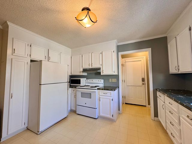 250 Dixieland Trail, Batesburg-leesville, SC 29070