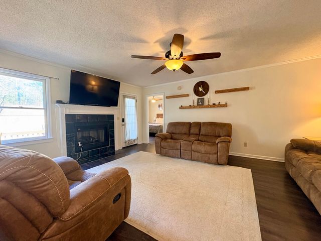 250 Dixieland Trail, Batesburg-leesville, SC 29070