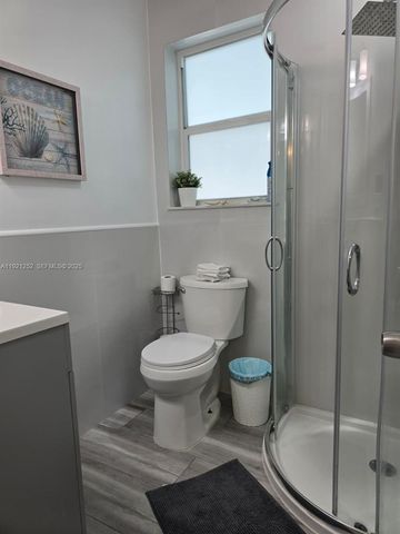 2733 Washington St, Hollywood, FL 33020