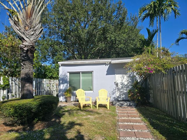 2733 Washington St, Hollywood, FL 33020