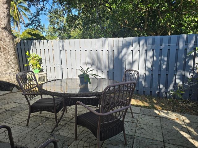 2733 Washington St, Hollywood, FL 33020