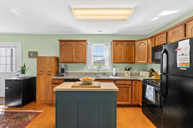 809 CARSON CIR, Grottoes, VA 24441