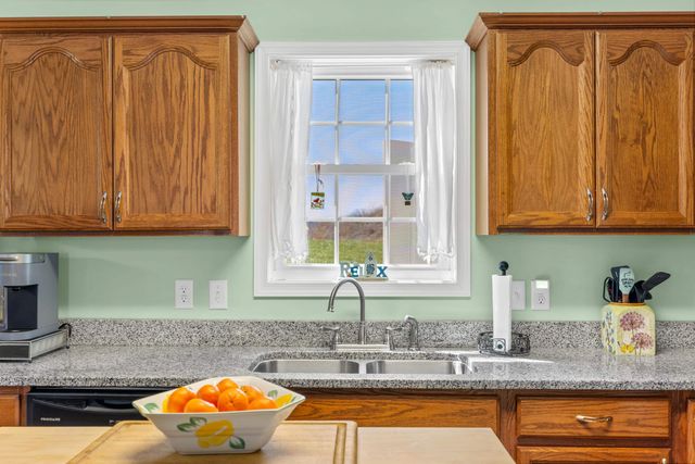 809 CARSON CIR, Grottoes, VA 24441