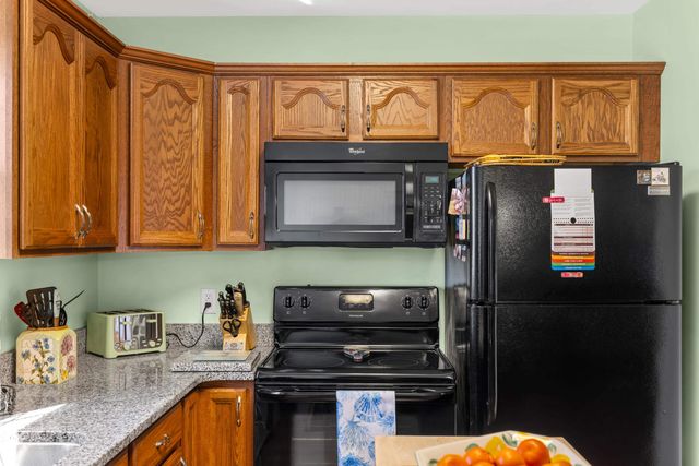 809 CARSON CIR, Grottoes, VA 24441