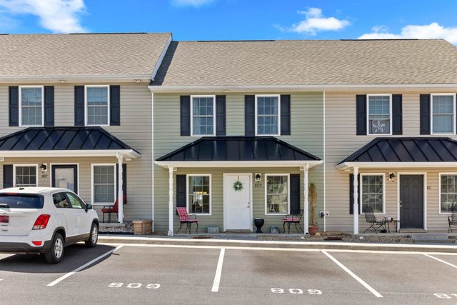 809 CARSON CIR, Grottoes, VA 24441