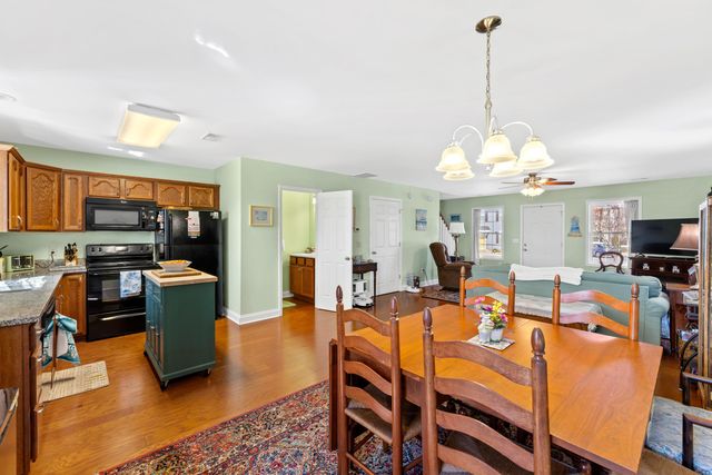 809 CARSON CIR, Grottoes, VA 24441