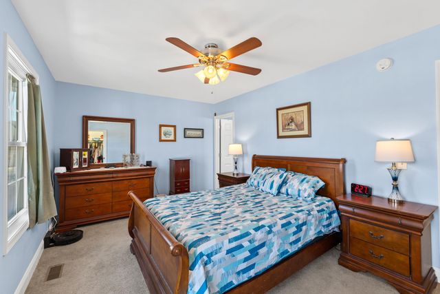 809 CARSON CIR, Grottoes, VA 24441