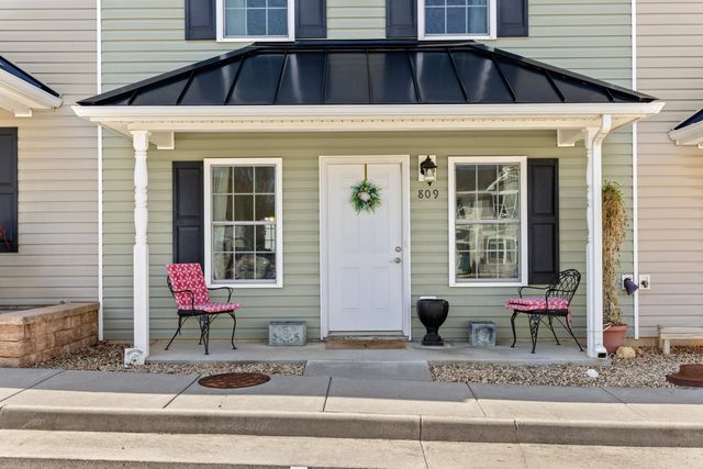 809 CARSON CIR, Grottoes, VA 24441