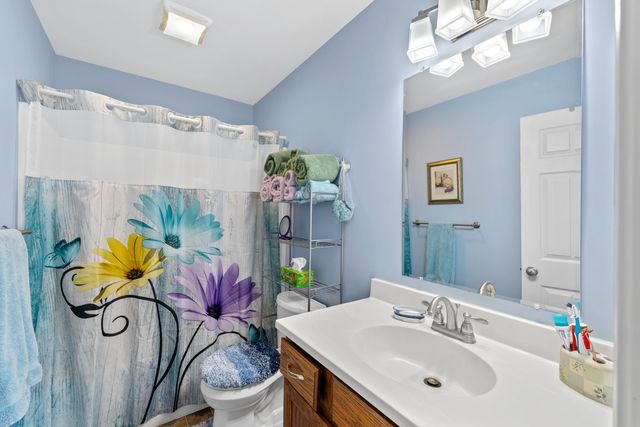 809 CARSON CIR, Grottoes, VA 24441