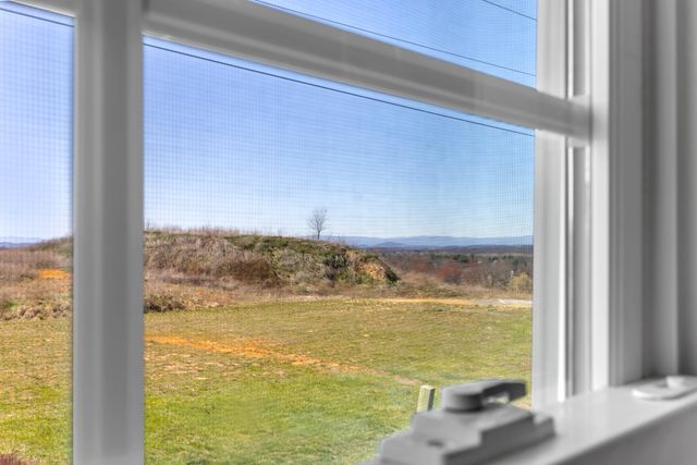 809 CARSON CIR, Grottoes, VA 24441