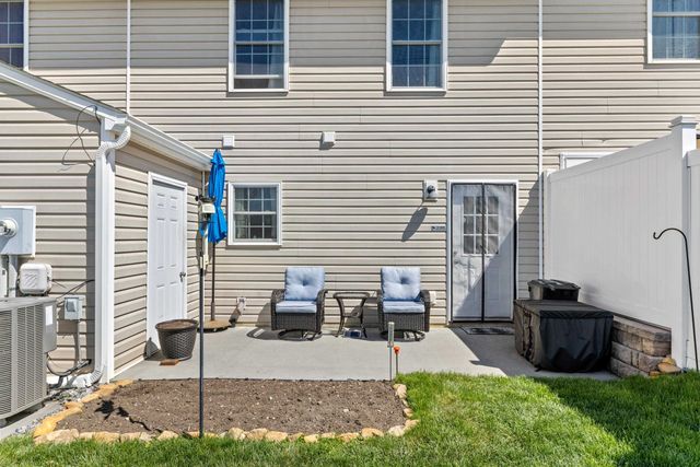 809 CARSON CIR, Grottoes, VA 24441