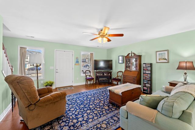 809 CARSON CIR, Grottoes, VA 24441