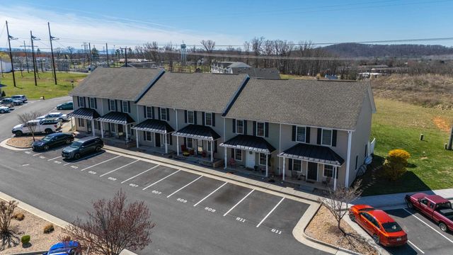 809 CARSON CIR, Grottoes, VA 24441