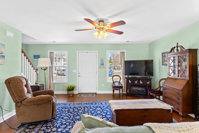 809 CARSON CIR, Grottoes, VA 24441