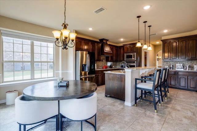 303 Fountain Creek Court, Ovilla, TX 75154