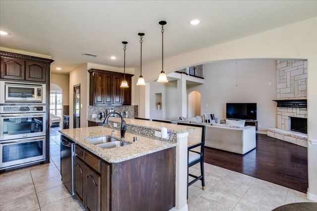 303 Fountain Creek Court, Ovilla, TX 75154