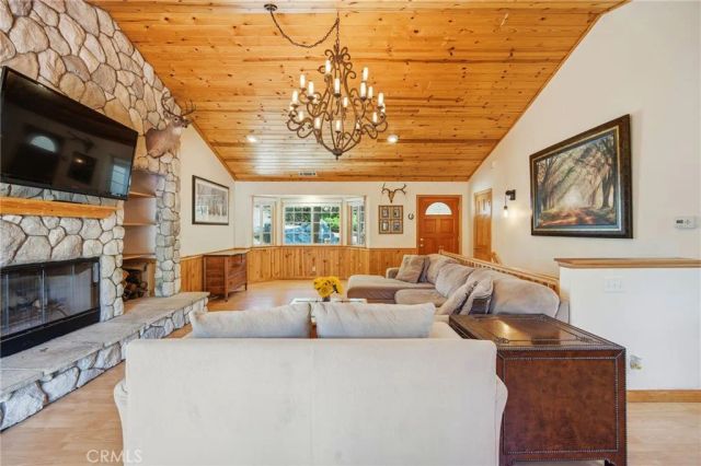 915 Brentwood Drive, Lake Arrowhead, CA 92352