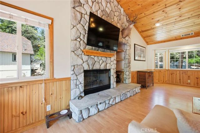 915 Brentwood Drive, Lake Arrowhead, CA 92352