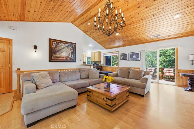 915 Brentwood Drive, Lake Arrowhead, CA 92352