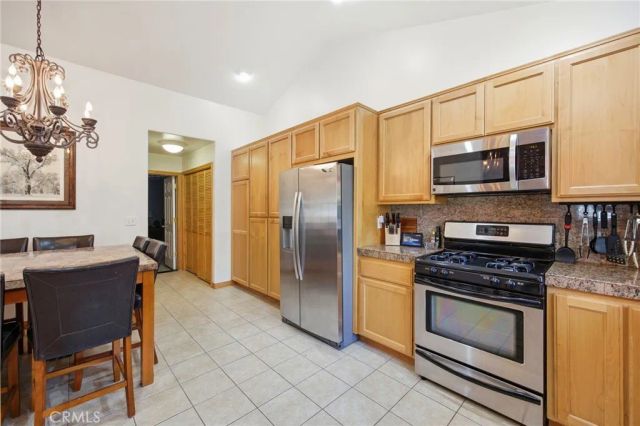 915 Brentwood Drive, Lake Arrowhead, CA 92352