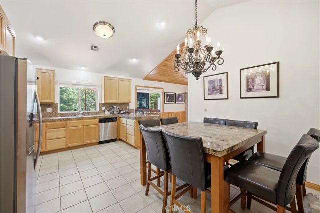 915 Brentwood Drive, Lake Arrowhead, CA 92352