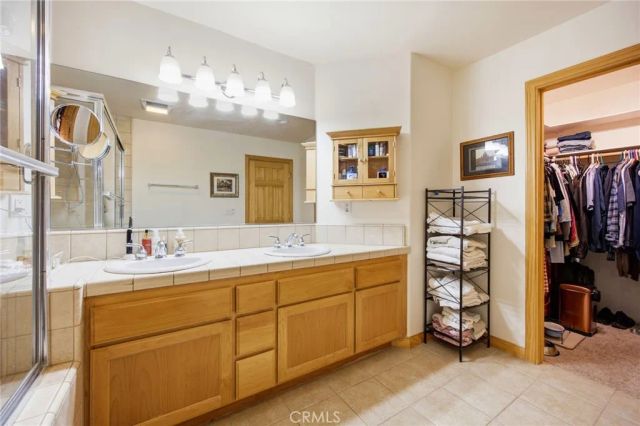 915 Brentwood Drive, Lake Arrowhead, CA 92352