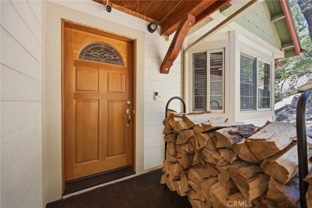 915 Brentwood Drive, Lake Arrowhead, CA 92352