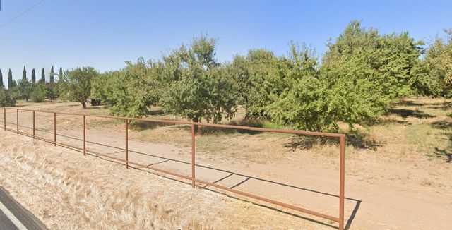 1313 S Stearns Rd, Oakdale, CA 95361