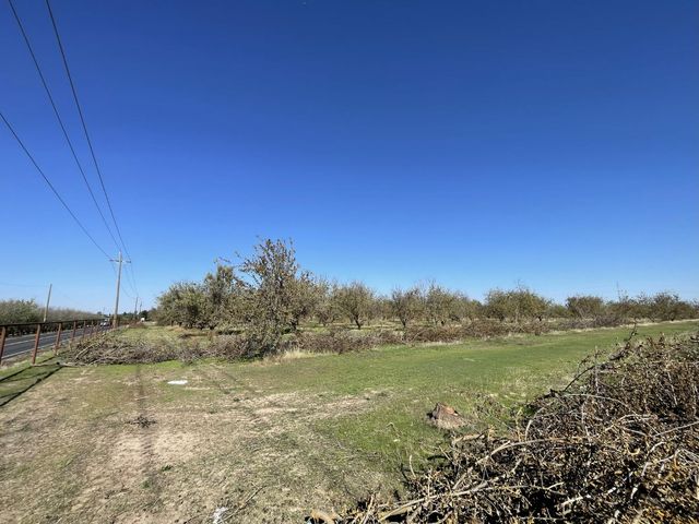 1313 S Stearns Rd, Oakdale, CA 95361