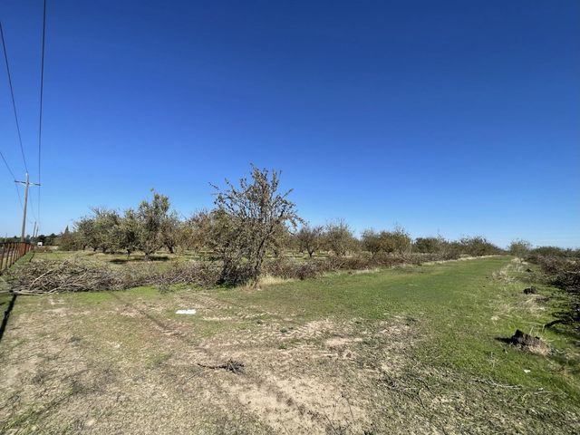 1313 S Stearns Rd, Oakdale, CA 95361