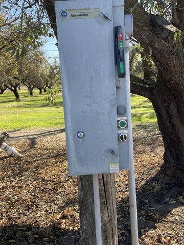 1313 S Stearns Rd, Oakdale, CA 95361