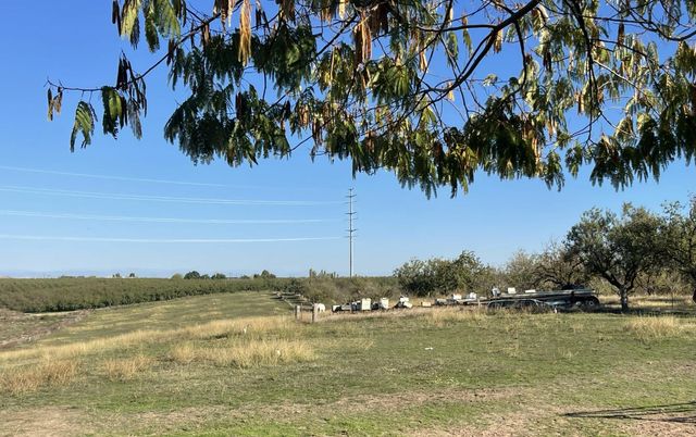 1313 S Stearns Rd, Oakdale, CA 95361