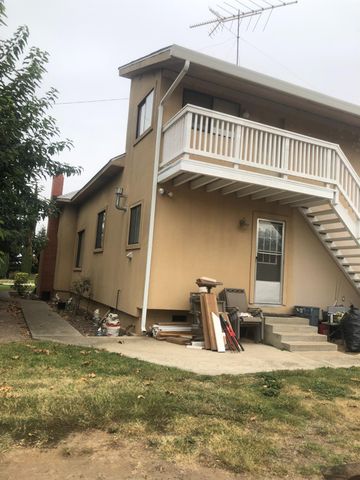 1313 S Stearns Rd, Oakdale, CA 95361