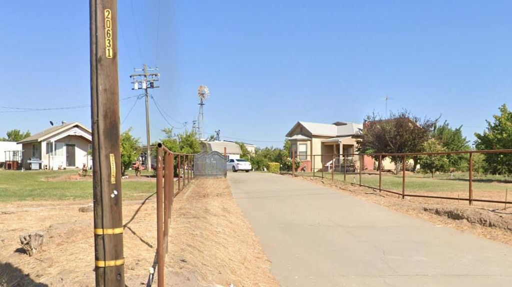 1313 S Stearns Rd, Oakdale, CA 95361