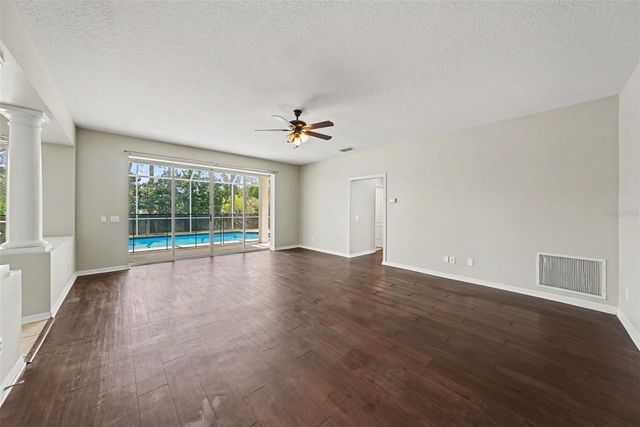 6112 CEZANNE AVENUE, Lutz, FL 33558