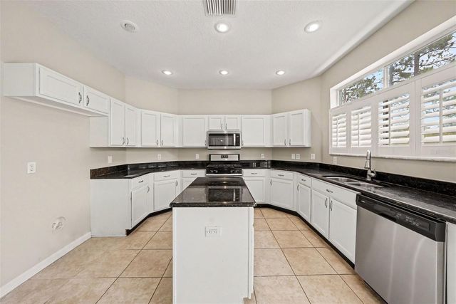 6112 CEZANNE AVENUE, Lutz, FL 33558