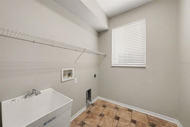 6112 CEZANNE AVENUE, Lutz, FL 33558