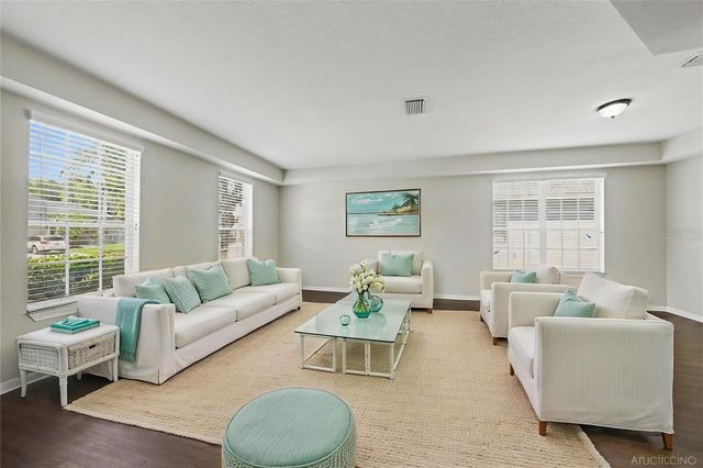 6112 CEZANNE AVENUE, Lutz, FL 33558