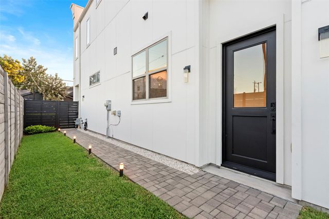 1719 Holman Street, Houston, TX 77004