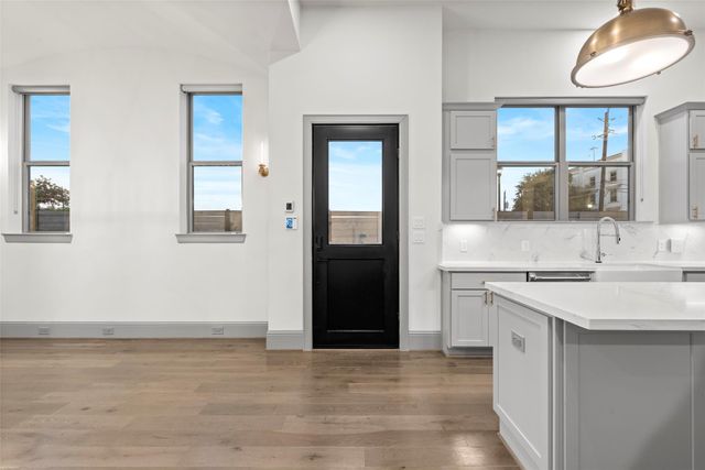 1719 Holman Street, Houston, TX 77004