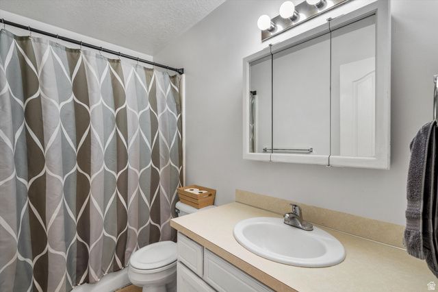 1027 E SARA LN, Ogden, UT 84404