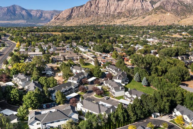1027 E SARA LN, Ogden, UT 84404