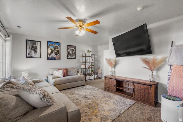 1027 E SARA LN, Ogden, UT 84404